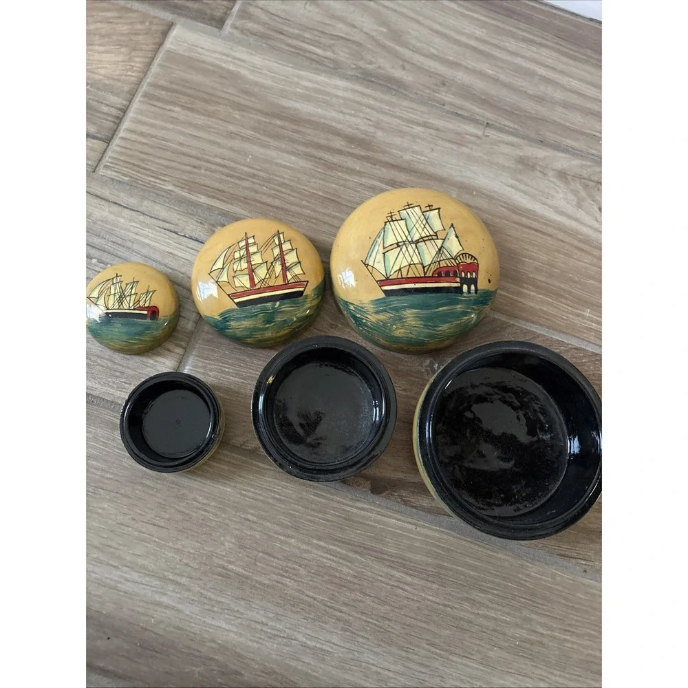Vtg Lacquer Handpainted 3 Nesting Boxes Santa Maria, Pinta & Nina 1992